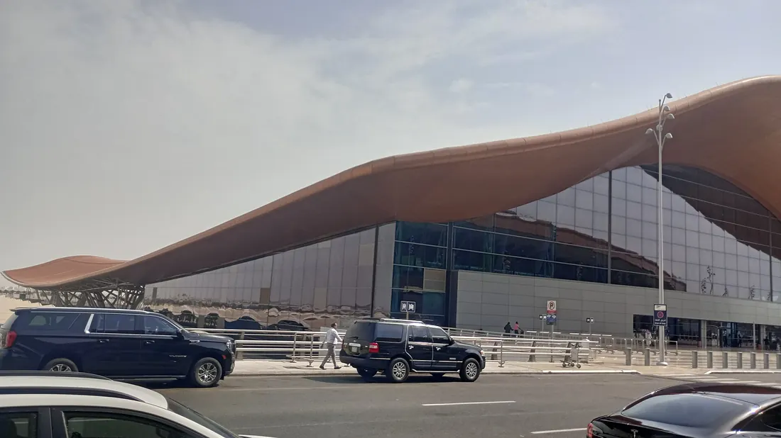Jeddah Airport to Makkah — Umrah taxi route