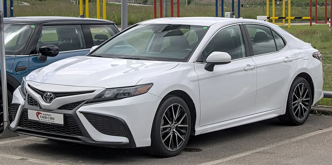 Economy Sedan — Toyota Camry / Hyundai Sonata class Umrah taxi vehicle