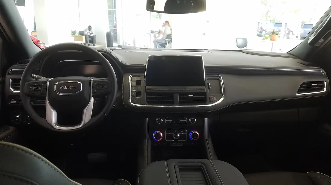 Comfortable private Umrah taxi interior with leather seats